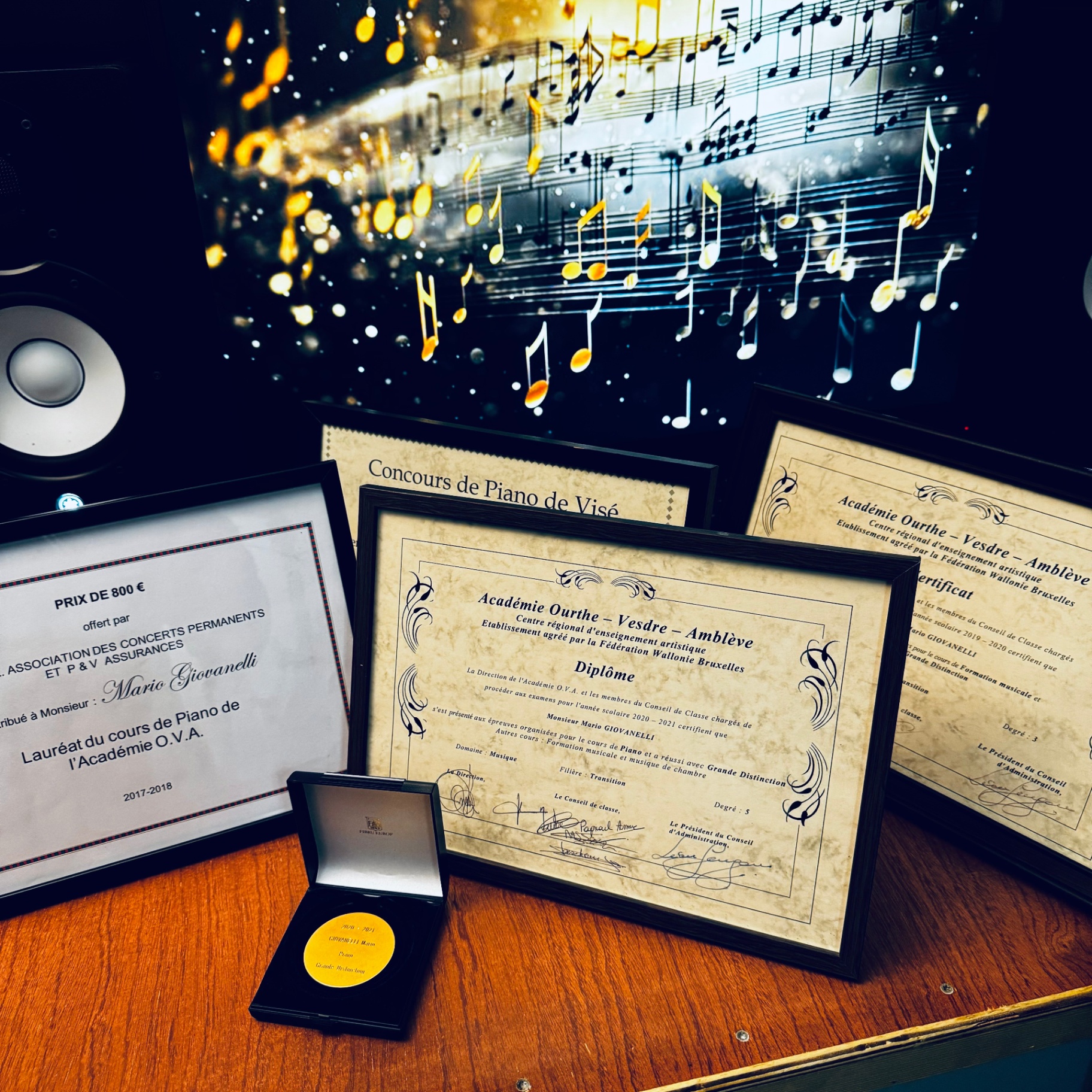 Diplômes et distinctions